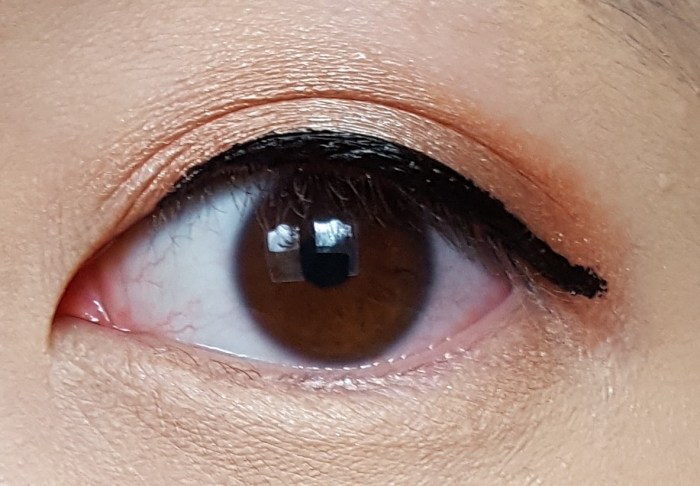 Rahasia Eyeliner Tajam Panduan Lengkap